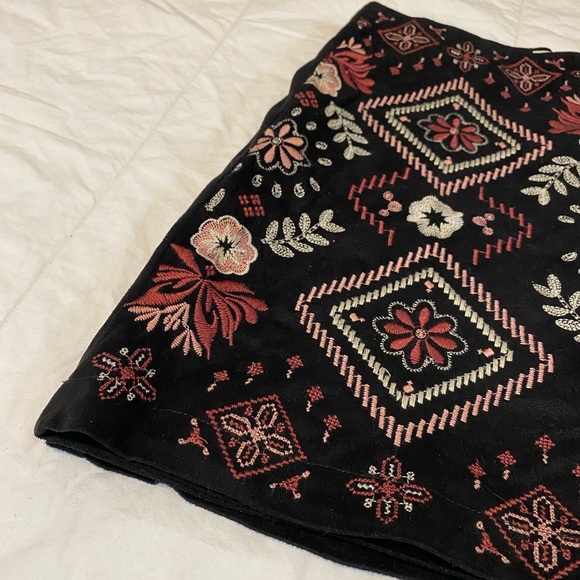 ANDREE BY UNIT Black and Pink Floral Mini Skirt - Picture 8 of 10